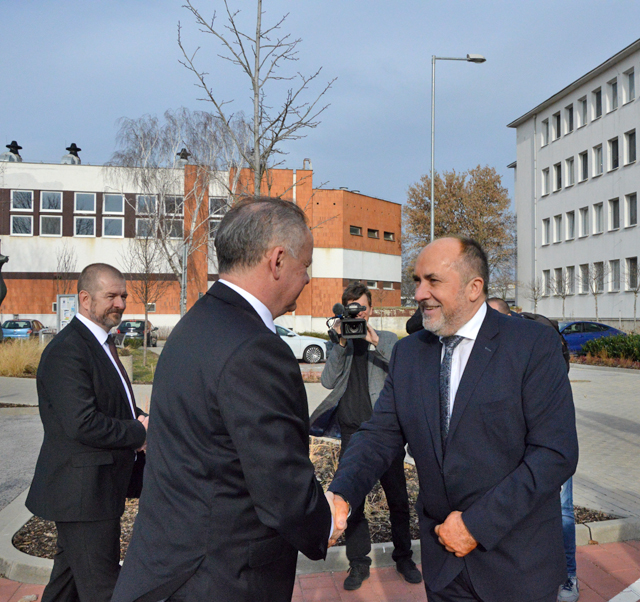 prezident duslo šaľa