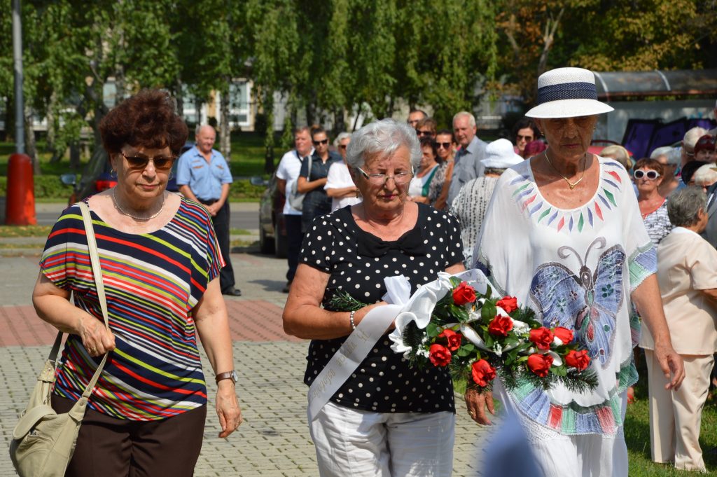 šaľania si uctili hrdinov