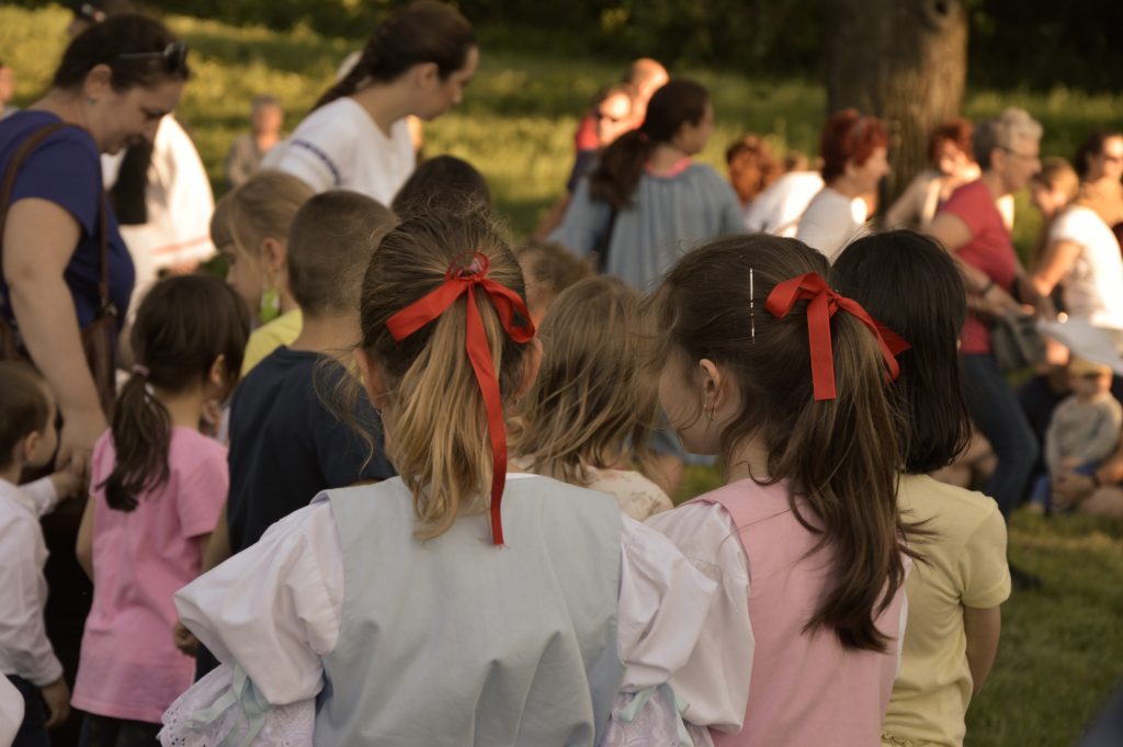 folklorny večer