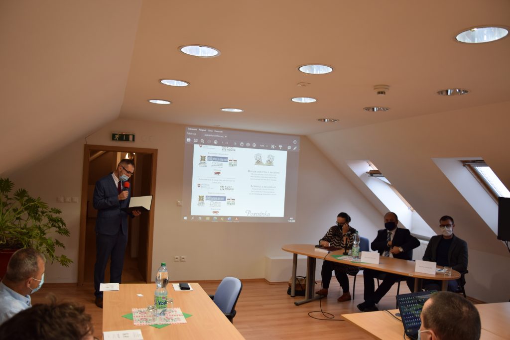 konferencia 