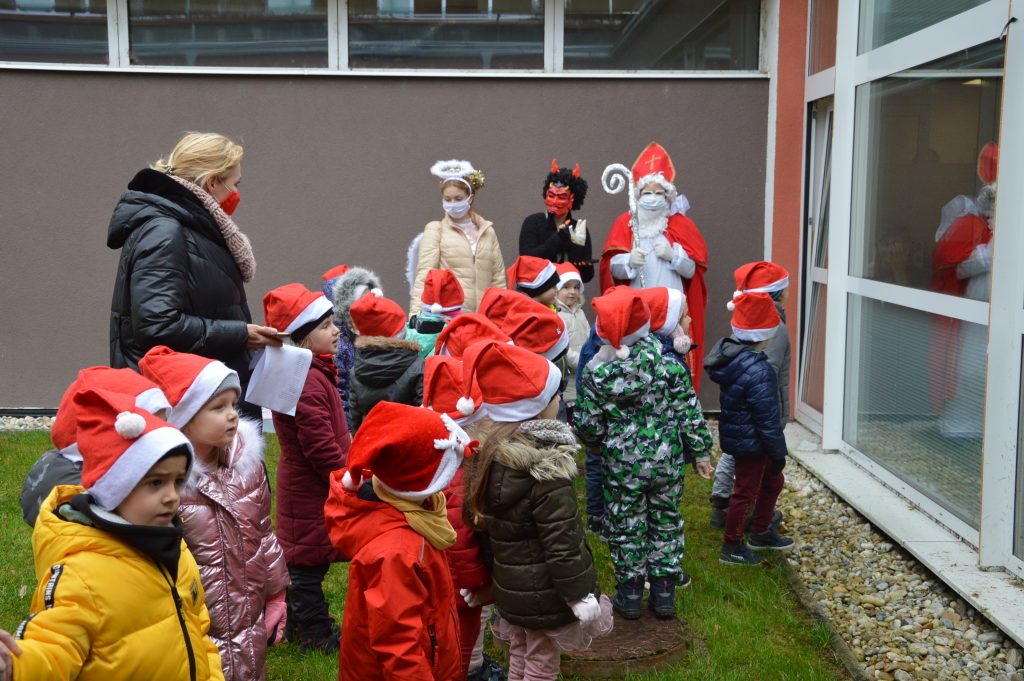 mikulaš v domove dochodcov