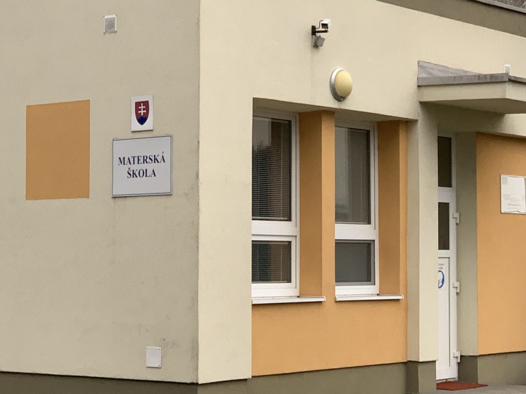 škôlka poplatok šaľa