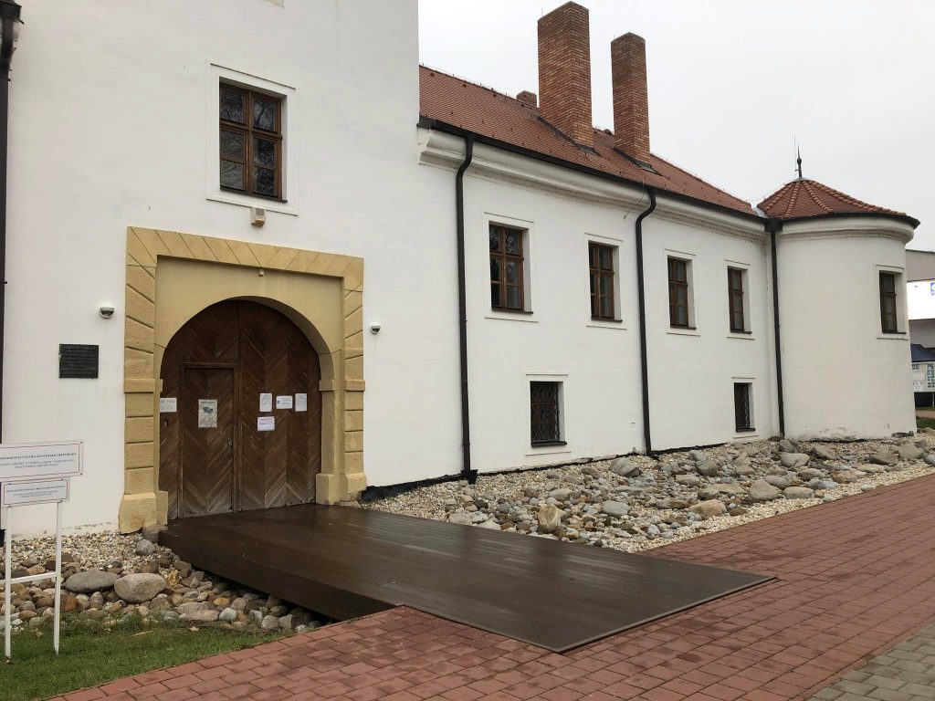 vynoveny vstup do kaštiela